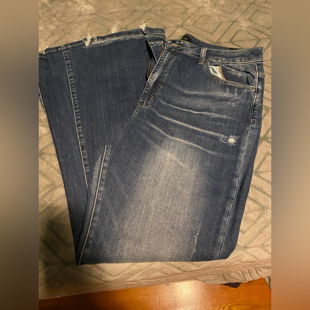Brand new, never worn. Too long for me. 
31” inseam
Flare 2xl